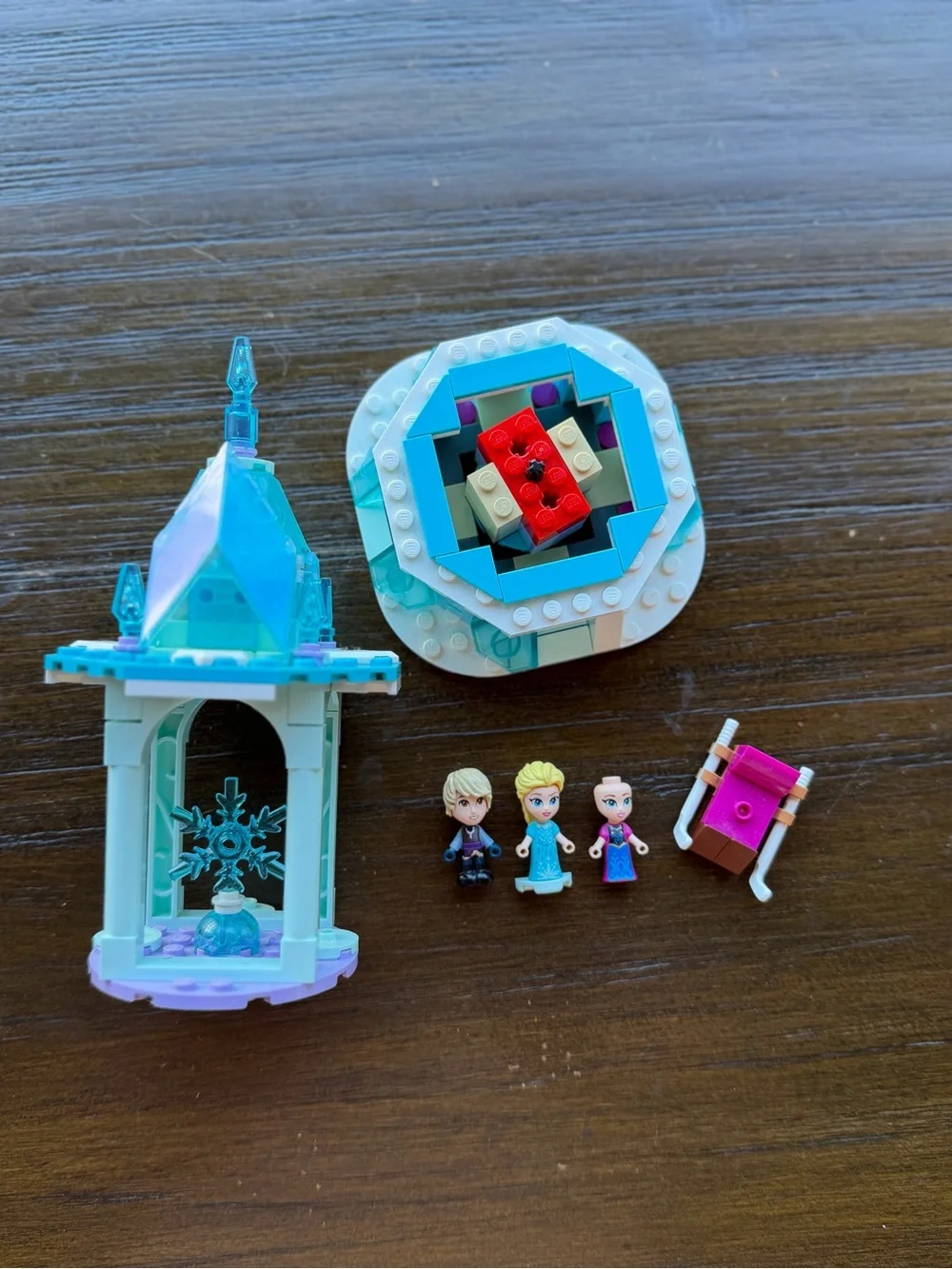 LEGO Disney Frozen Anna and Elsa’s Magical Carousel 43218 few items missed